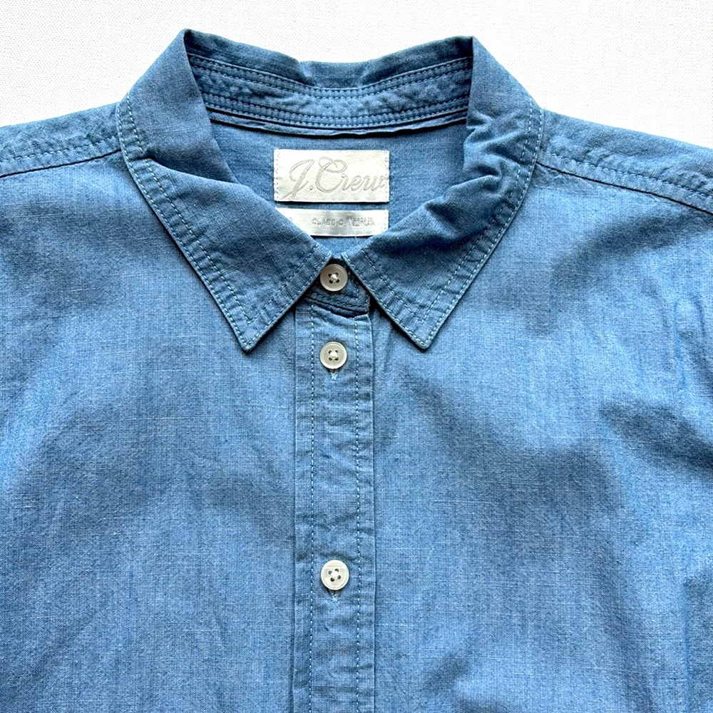 J.Crew Classic-Fit Chambray Ruffle-Sleeve Shirt- NWT- Medium Light Wash- Size 8 - Picture 3 of 7